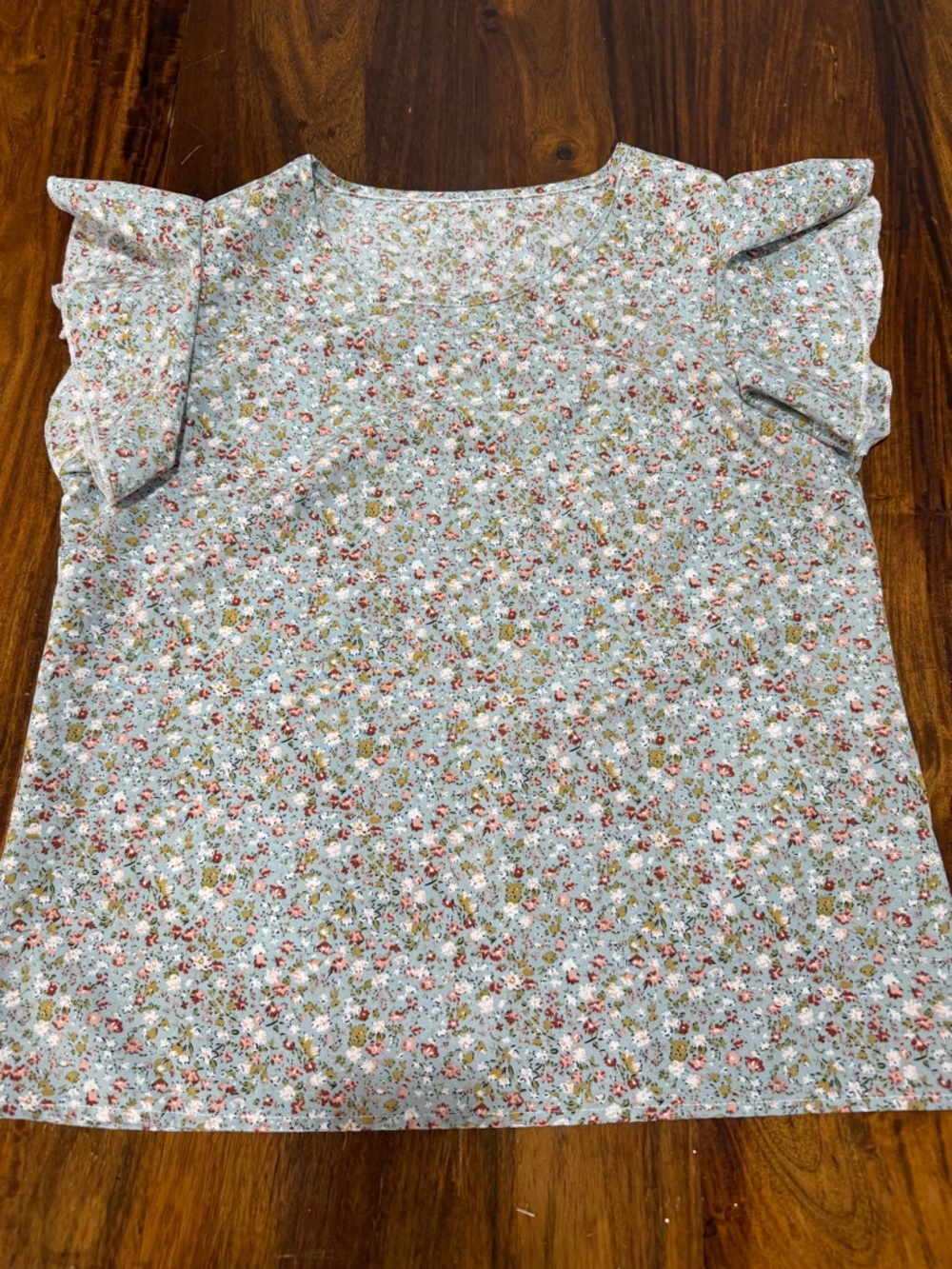 Emery Rose M Floral Ruffle Sleeve Top - Light Blue